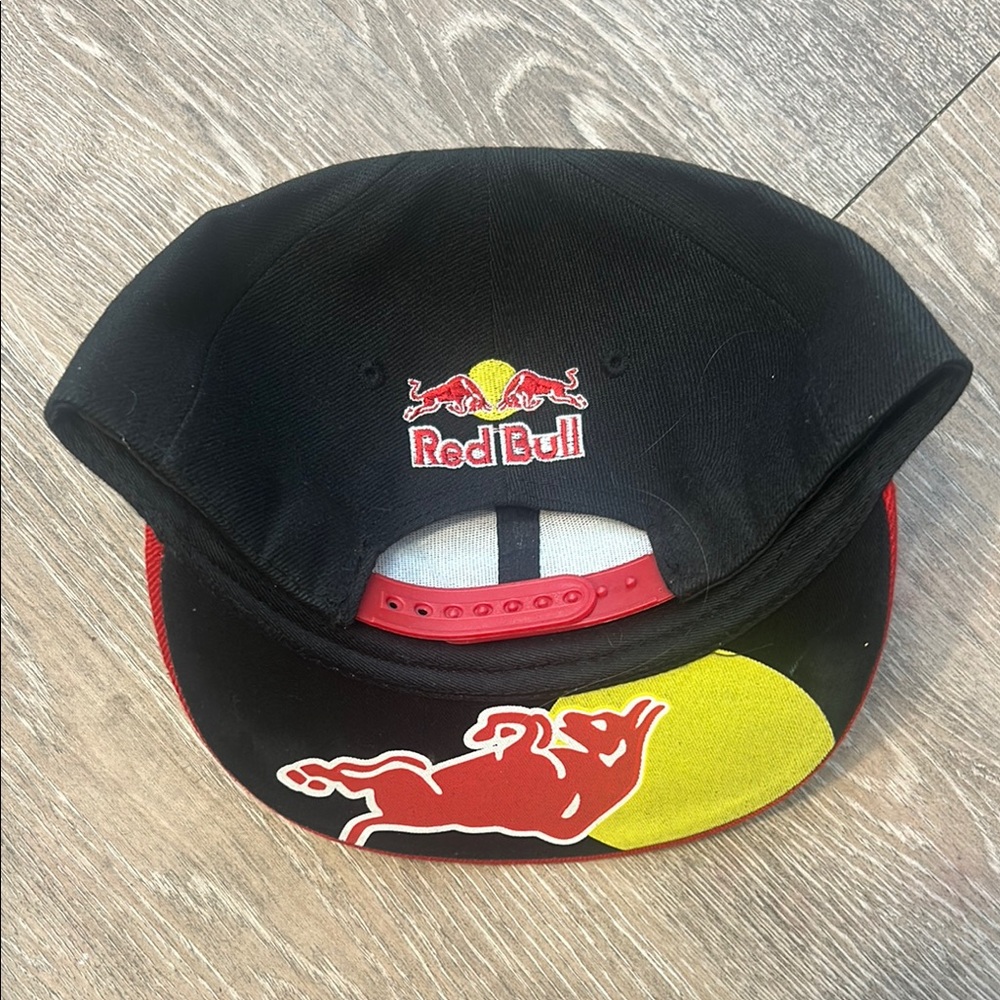 Red Bull SnapBack hat - Picture 2 of 2